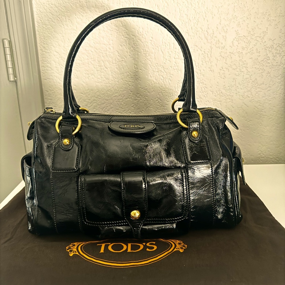 TOD’S Black Patent Leather Shoulder Bag